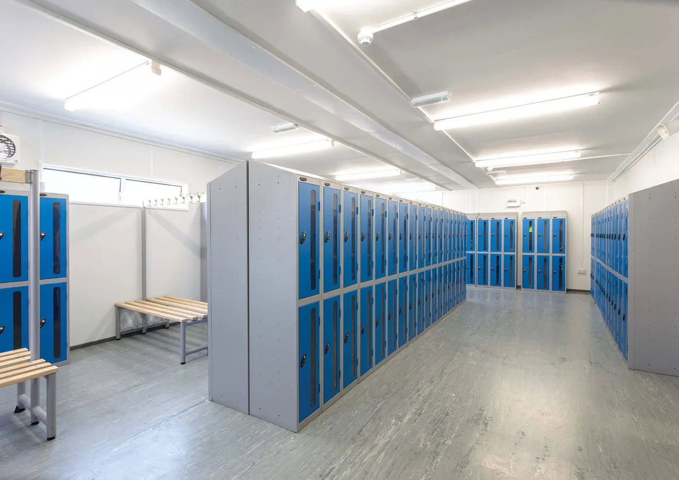 Locker-rooms-sports-changing-rooms15.webp